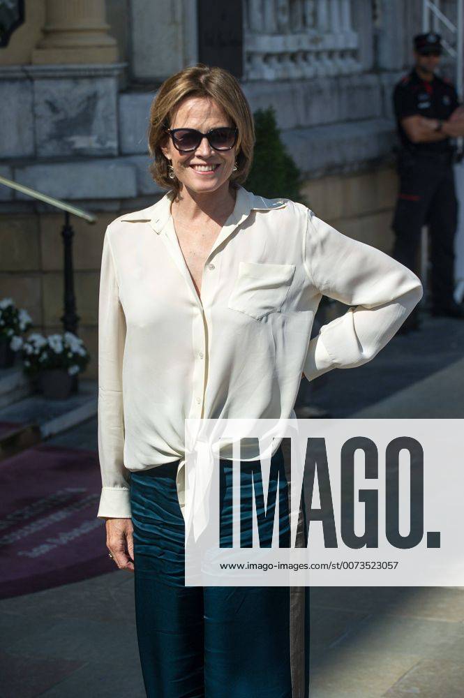 San Sebastian, Guipuzcoa, Spain - Sigourney Weaver attends to the photographers to your arrival at the Hotel Maria Cristina in the 64th San Sebastian International Film Festival on September 20, 2016 in San Sebastian, Spain. San Sebastian Spain - ZUMAn230
