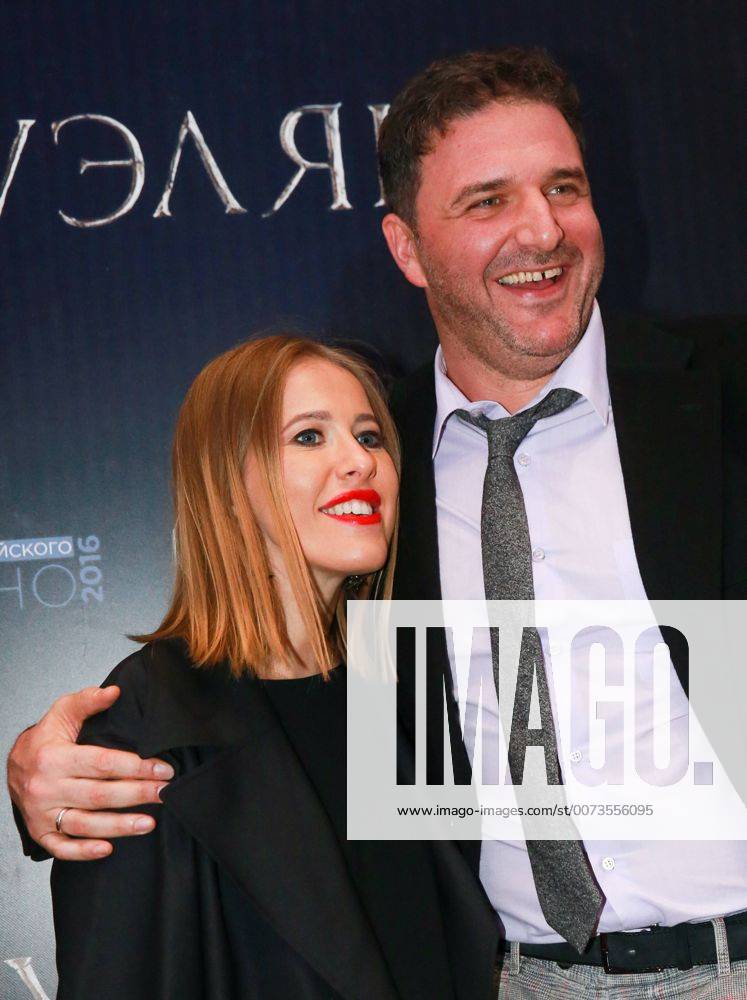 Russian actor Maxim Vitorgan (R) and his wife, Russian TV presenter Ksenia Sobchak attend the Moscow premiere of Russian director Alexei Mizgirev s new film The Duelist at the Formula Kino na Kutuzovskom Cinema. Sergei Fadeichev TASS TS031F4C