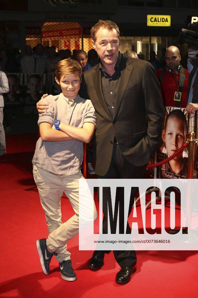 Ivo Pieitzcker und Sebastian Koch bei der Premiere des Kinofilms Nebel im August in der Lichtburg. Essen, 26.09.2016 Foto:xFuturexImage