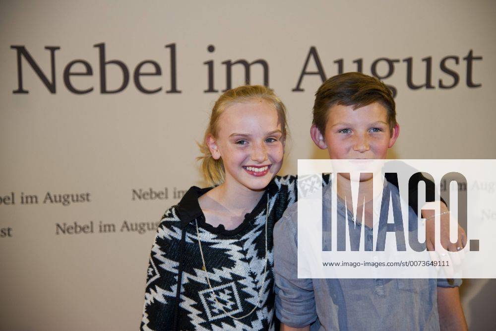 Ivo PIETZCKER, Schauspieler, Jule HERRMANN, Schauspielerin, Filmpremiere Nebel im August , in der Lichtburg in Essen