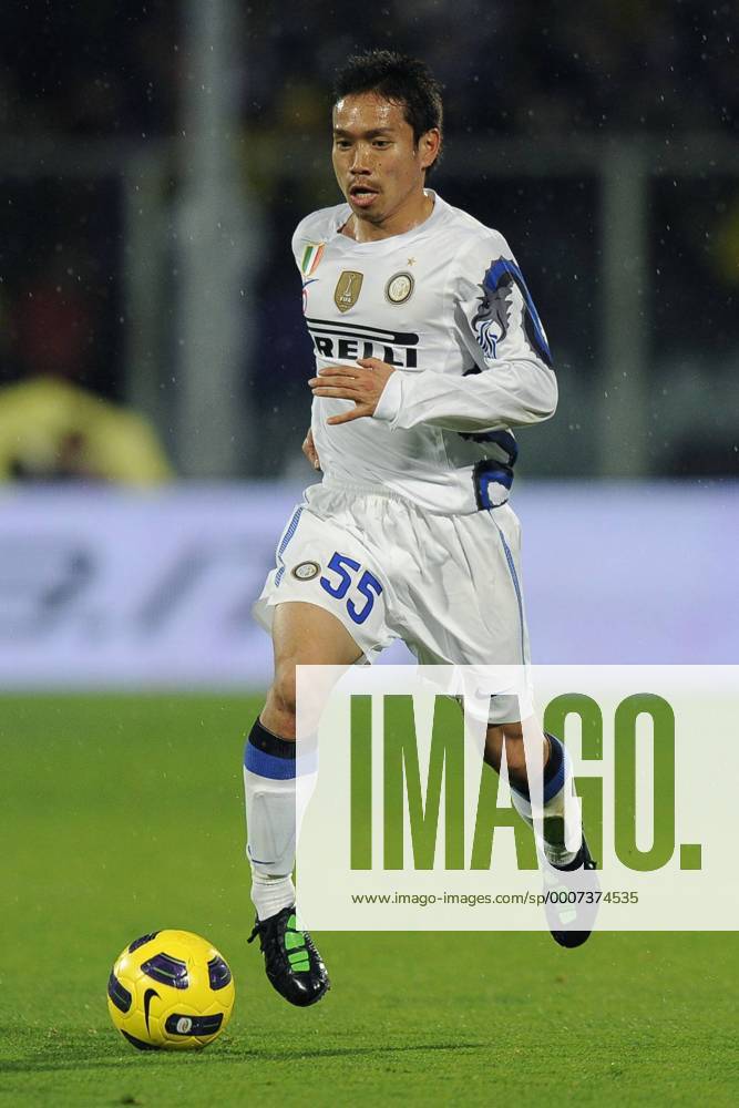 AC Florenz ACF Fiorentina (lila) vs. Inter Mailand (weiß) --- Yuto Nagatomo