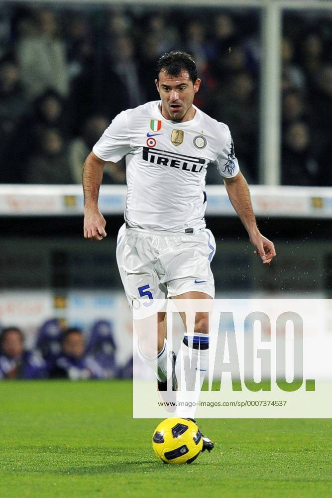 AC Florenz ACF Fiorentina (lila) vs. Inter Mailand (weiß) --- Dejan Stankovic