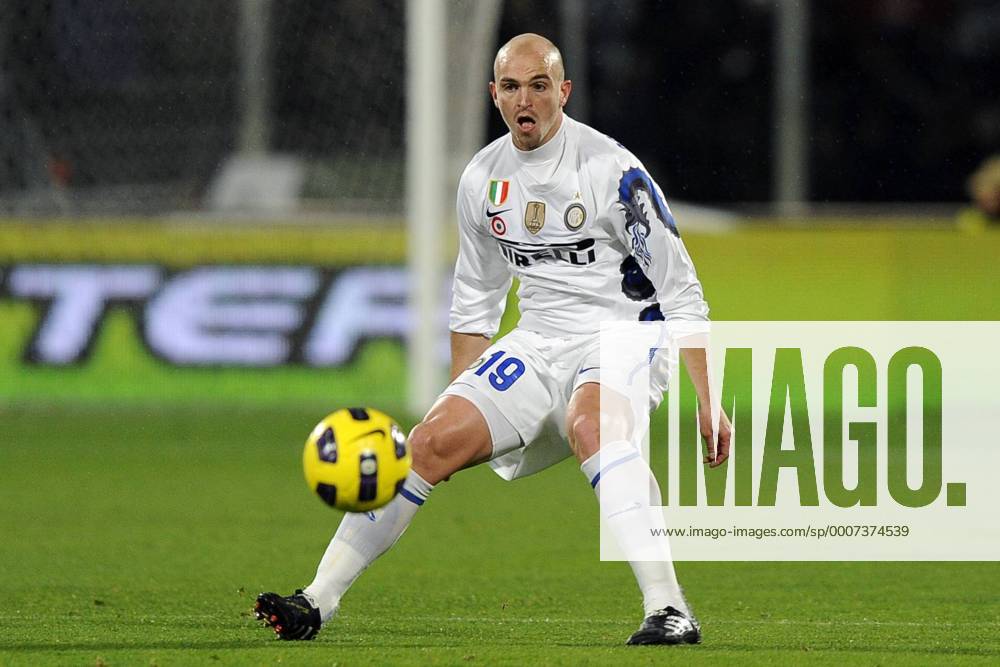 AC Florenz ACF Fiorentina (lila) vs. Inter Mailand (weiß) --- Esteban Cambiasso