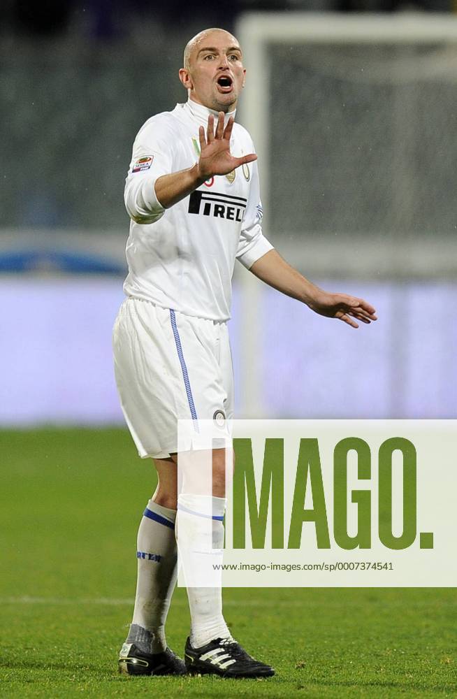 AC Florenz ACF Fiorentina (lila) vs. Inter Mailand (weiß) --- Esteban Cambiasso