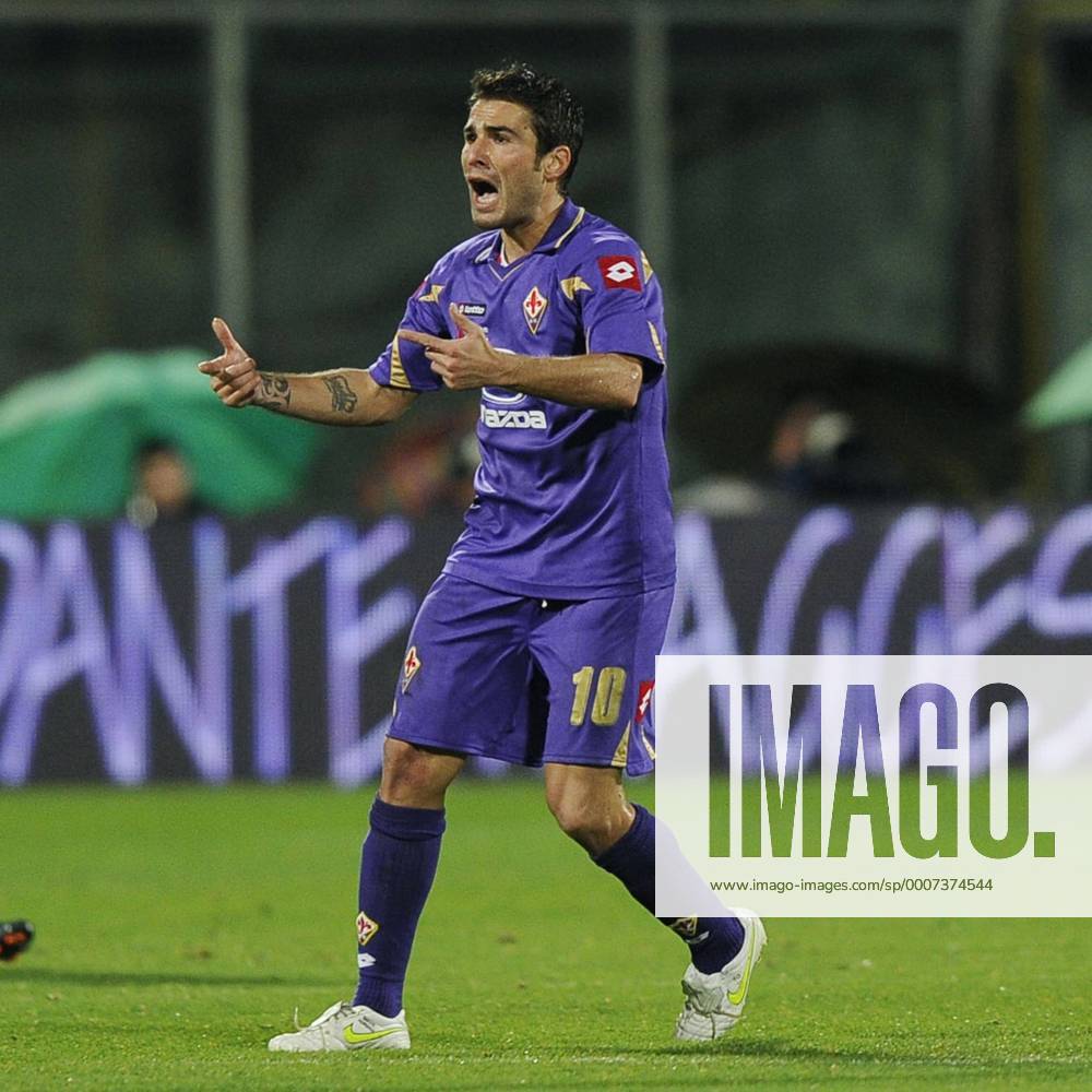 AC Florenz ACF Fiorentina (lila) vs. Inter Mailand (weiß) --- Adrian Mutu o0 Enttäuschung