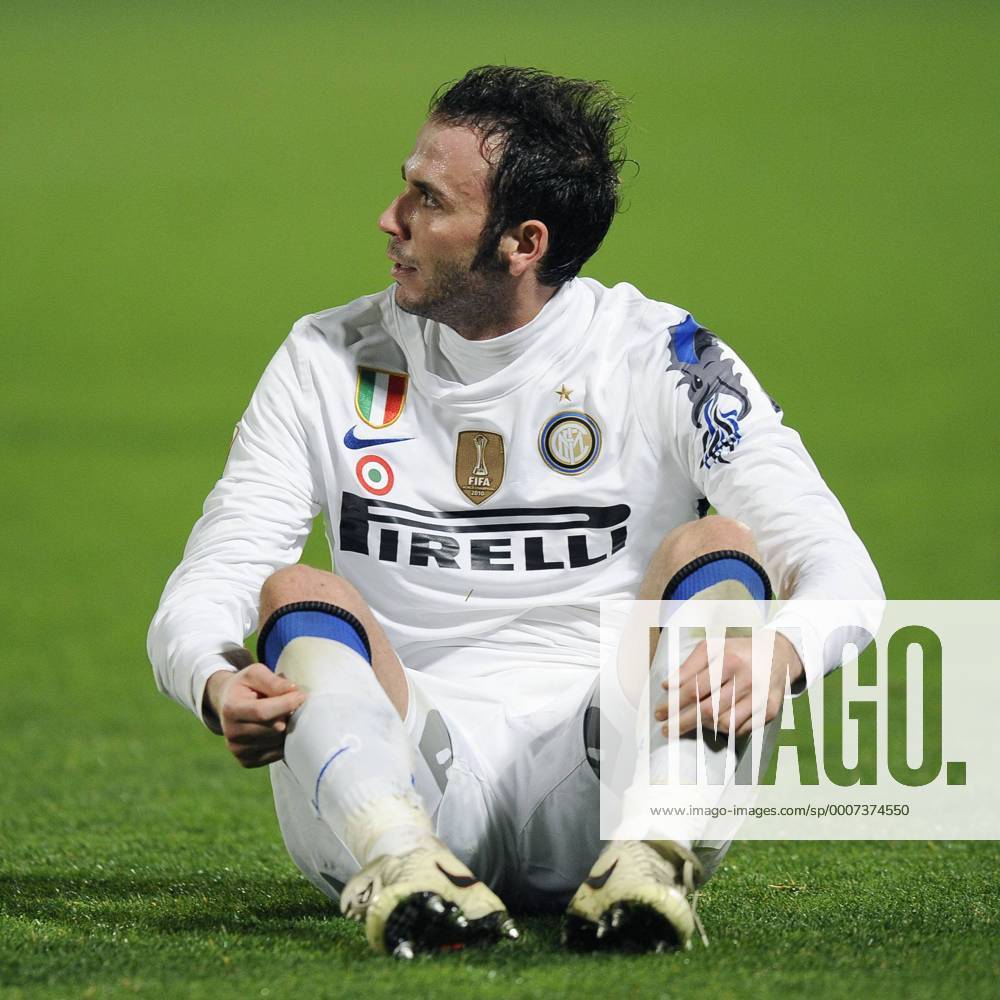 AC Florenz ACF Fiorentina (lila) vs. Inter Mailand (weiß) --- Giampaolo Pazzini o0 Enttäuschung