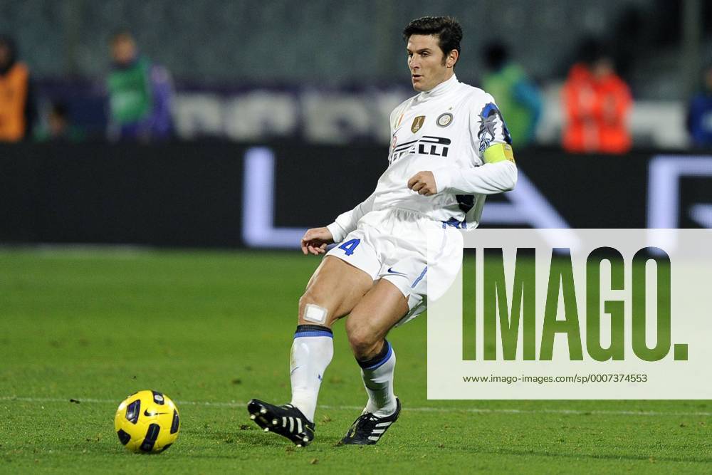 AC Florenz ACF Fiorentina (lila) vs. Inter Mailand (weiß) --- Javier Zanetti