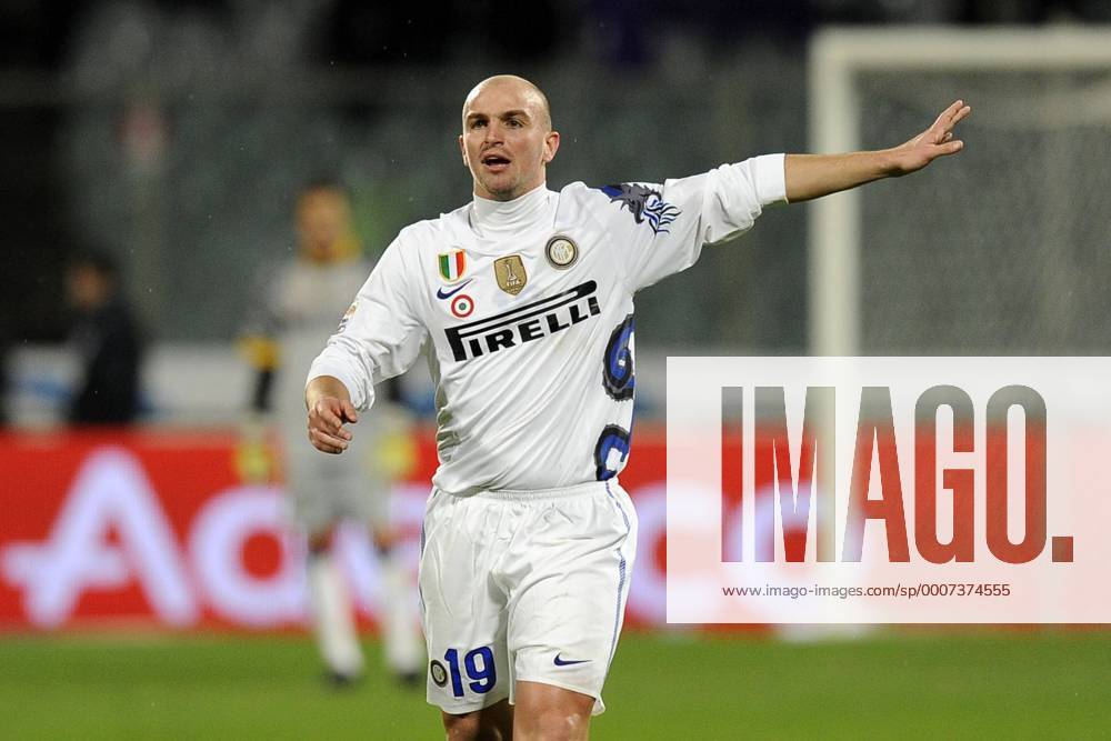 AC Florenz ACF Fiorentina (lila) vs. Inter Mailand (weiß) --- Esteban Cambiasso