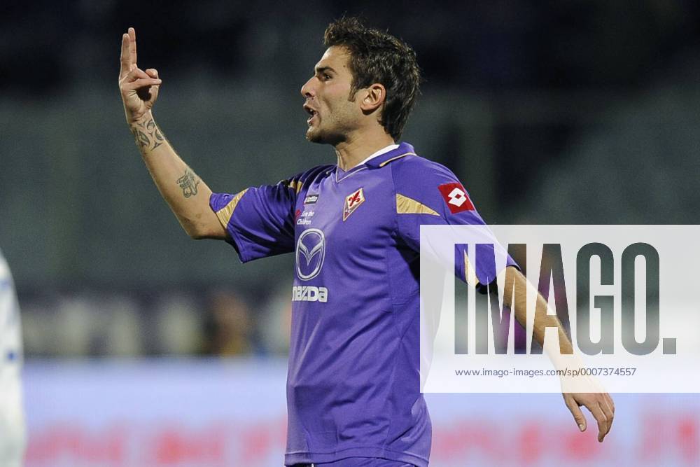 AC Florenz ACF Fiorentina (lila) vs. Inter Mailand (weiß) --- Adrian Mutu