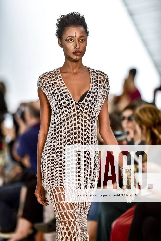 BELO HORIZONTE, MG - 06.10.2016: MINAS TREND OUTONO INVERNO 2017 - designer fashion show Doisélles during the nineteenth edition of the Minas Trend - Autumn Winter 2017 held in Expominas in Belo Horizonte, MG. on the afternoon of Thursday (06). x1211765x MourãoxPanda