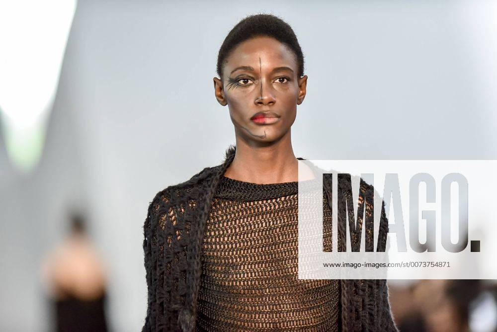 BELO HORIZONTE, MG - 06.10.2016: MINAS TREND OUTONO INVERNO 2017 - designer fashion show Doisélles during the nineteenth edition of the Minas Trend - Autumn Winter 2017 held in Expominas in Belo Horizonte, MG. on the afternoon of Thursday (06). x1211792x MourãoxPanda