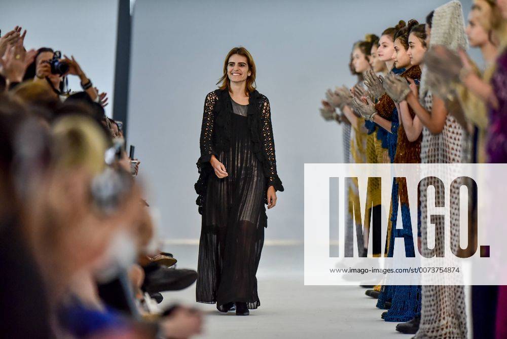 BELO HORIZONTE, MG - 06.10.2016: MINAS TREND OUTONO INVERNO 2017 - The Stylist Raquell Guimarães drante Doisélles the designer& 39;s fashion show during the nineteenth edition of the Minas Trend - Autumn Winter 2017 hen Expominas in Belo Horizontzonte, MG. on the afternoon of Thursday (06). x1211795x MourãoxPanda