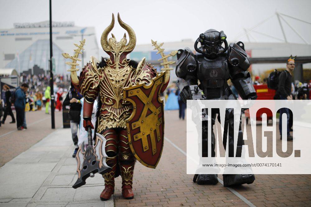 London, London, UK - London, UK. Cosplayers attend the MCM London Comic Con in ExCeL convention centre on Sunday, 30 October 2016. London UK - ZUMAl94_ 20161030_zaf_l94_059