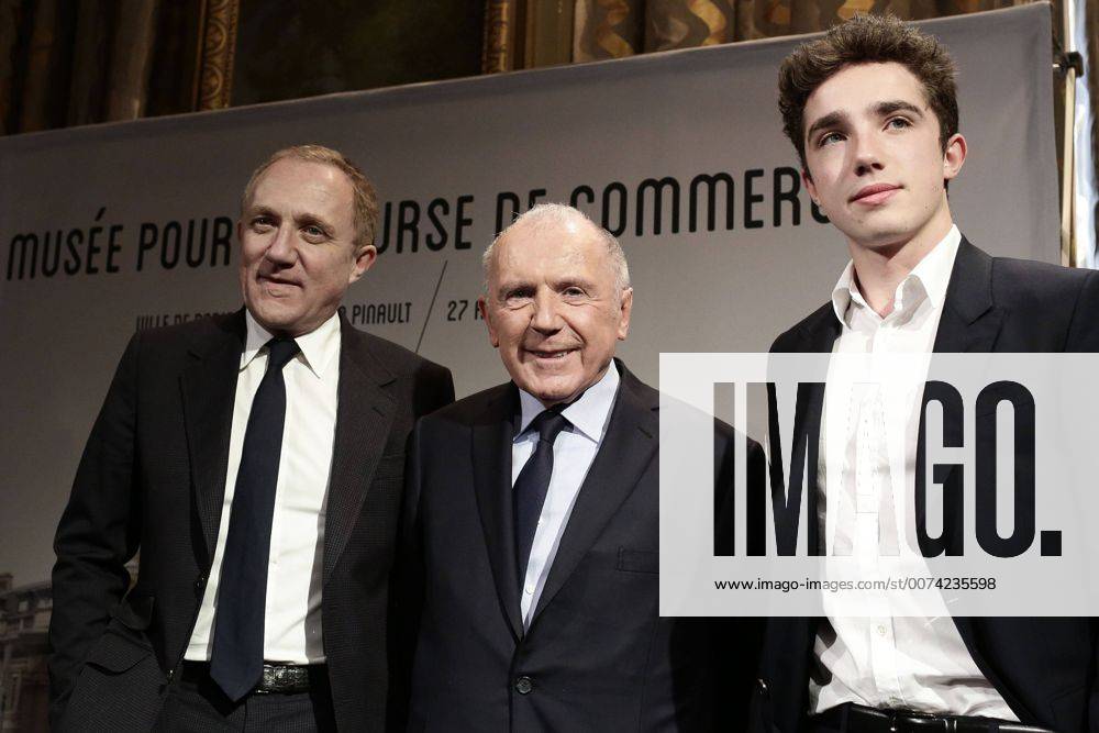 Francois-Henri Pinault, son fils Francois Pinault, Anne Hidalgo et Francois Pinault lors de la confŽrence de presse Un musŽe pour la Bourse de Commerce ˆ l Hotel de Ville de Paris, le 27 avril 2016. Paris Mayor Anne Hidalgo, French businessman Francois Pinault and his son Francois-Henri Pinault attending a press conference A museum to the Bourse de Commerce at the City Hall in Paris, on April 27, 2016. Photo par Stephane Lemouton Imago -