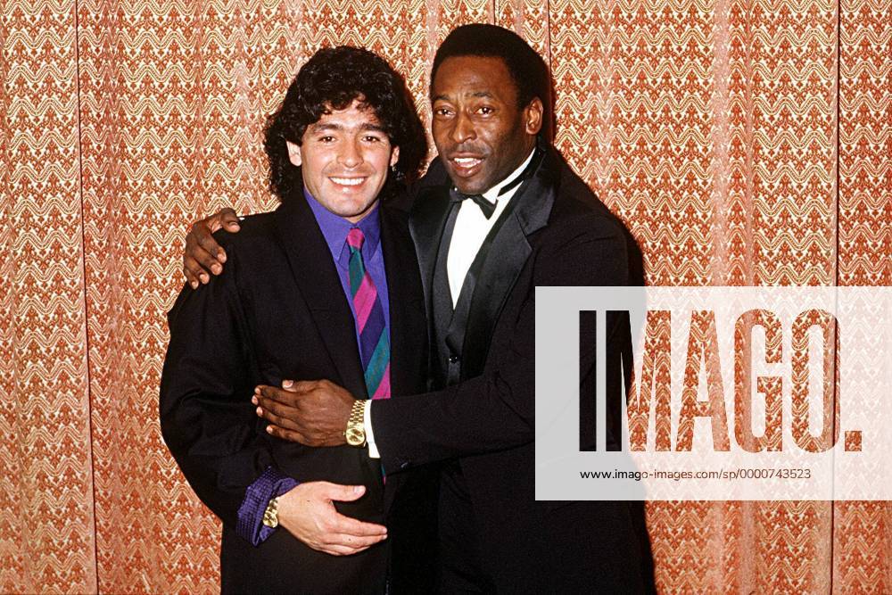 Diego Armando Maradona (li., Argentinien) und Pele (Brasilien) Fußball Herren Fußballer des Jahres 1986, Sportlerehrung, Ehrung, Sportlerauszeichnung, Auszeichnung Gruppe