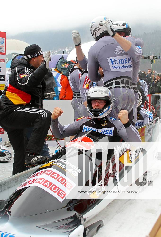 BOB - FIBT WM, Schönau am Königssee SCHÖNAU AM KOENIGSSEE,DEUTSCHLAND,27.FEB.11 - DIVERS, BOB - FIBT Weltmeisterschaften, Viererbob der Herren. Bild zeigt den Jubel von Weltmeister Manuel Machata (GER).
