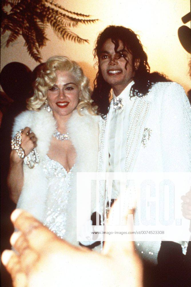 D-24661 .MADONNA & MICHAEL JACKSON.-THE OSCARS.CREDIT : GLOBE PHOTOS INC Â - ZUMAg49_ 20090625_zaf_g49_135