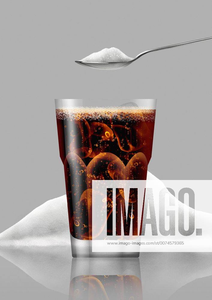 Glas Cola vor Zuckerhaufen NickxPurser 10810215