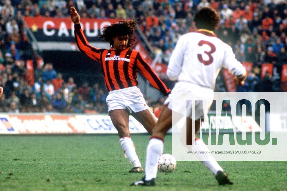 Ruud Gullit (li., Milan) zieht ab Fußball Herren Serie A 1987 1988, 1. Italienische Liga, AC Mailand - AS Rom 0:2, Roma Gruppe Mailand Dynamik,