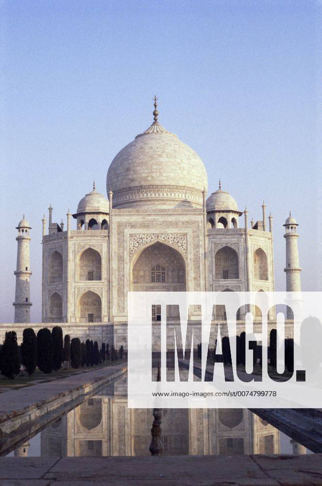 The Taj Mahal, UNESCO World Heritage Site, Agra, Uttar Pradesh state, India, Asia