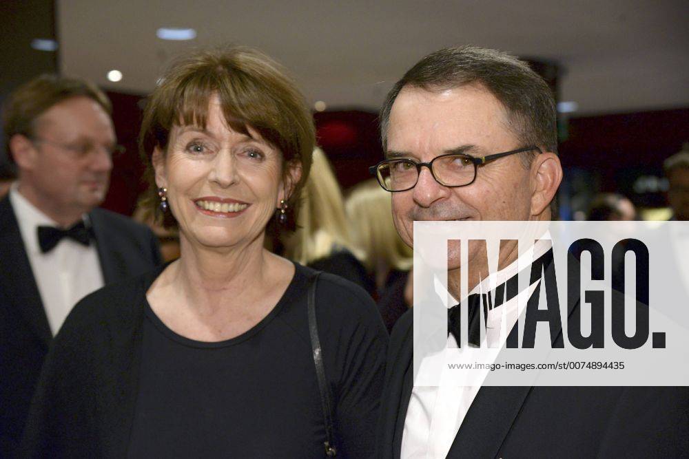 Henriette Reker mit Ehemann Perry Somers bei der UNICEF Deutschland Gala 2016 im Maritim Hotel. Köln, 25.11.2016 Foto:xJ.xFuturexImage