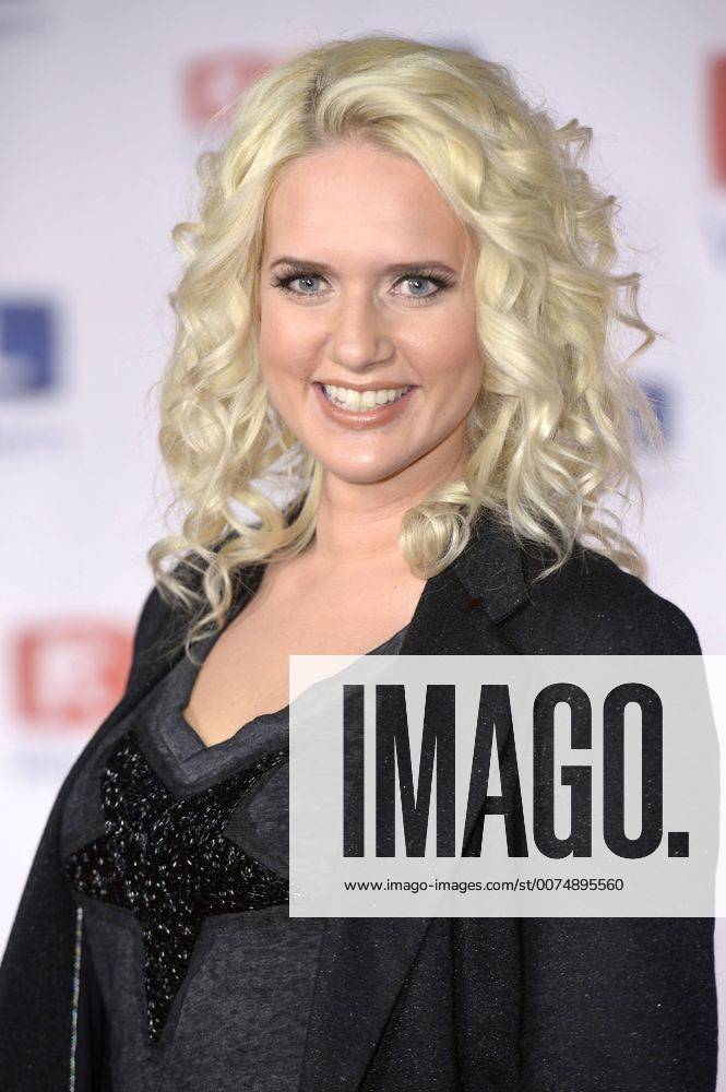 Sarah Knappik beim 21. RTL-Spendenmarathon im Studio 3 des MP Medienparks NRW in Köln-Hürth. Köln, 25.11.2016 Foto:xP.xMertensx xFuturexImage