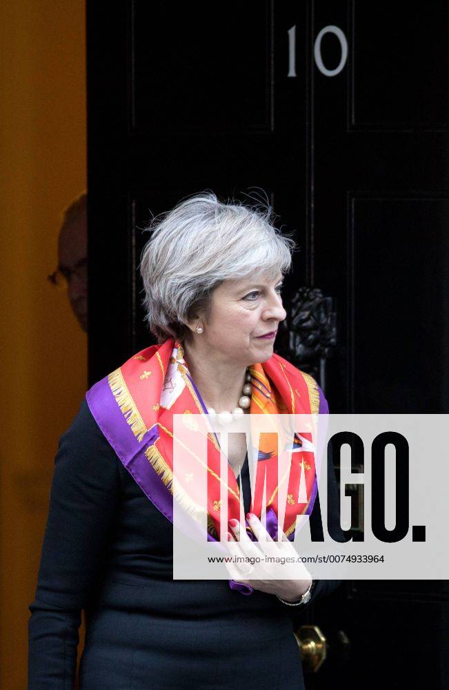London, London, UK - London, UK. British Prime Minister Theresa May leaves 10 Downing Street. London UK - ZUMAl94_ 20161128_zaf_l94_021