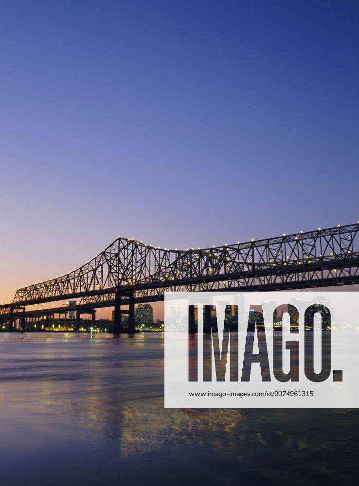 Mississippi River Bridge, New Orleans, Louisiana, USA