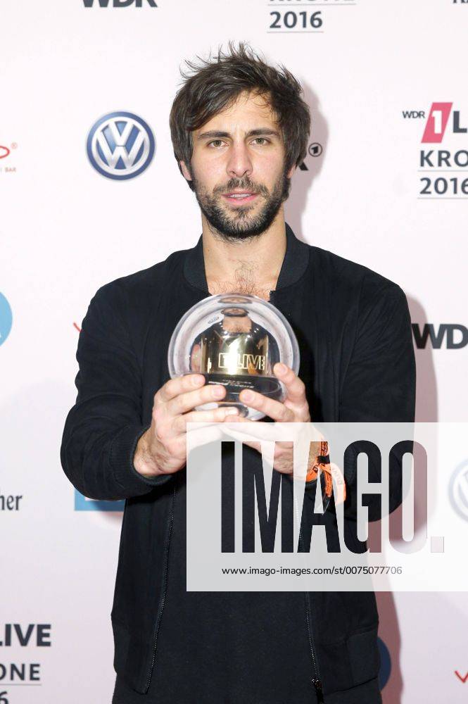 Max Giesinger bei der 17. Verleihung der1Live Krone 2016 in der Jahrhunderthalle. Bochum, 01.12.2016 Foto:xC.xFuturexImage