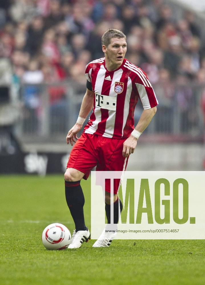 Bastian Schweinsteiger (Bayern 31) - FC Bayern Muenchen (rot) vs. Hamburger SV (blau)