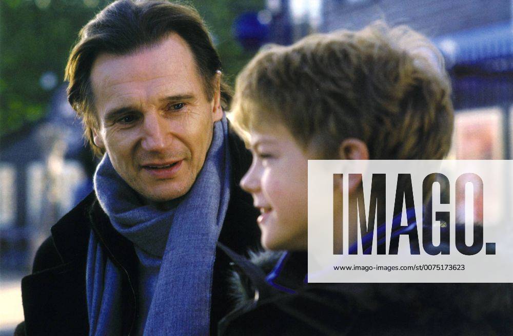 Tatsaechlich...Liebe, (LOVE ACTUALLY) GB 2003, Regie: Richard Curtis, LIAM NEESON, THOMAS SANGSTER, UnitedArchives00020900