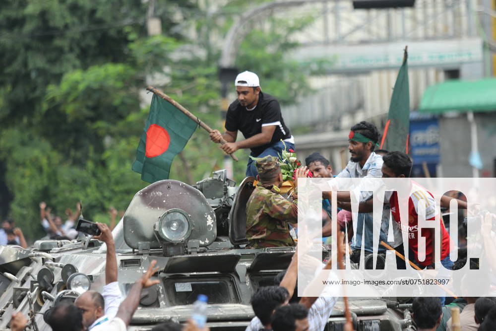 Bangladeshi People Celebrate After PM Fleeing - Dhaka Anti-government protestors celebrate in Shahbag near Dhaka university area in Dhaka on August 5, 2024. Protests in Bangladesh that began as student-led demonstrations against government hiring rules in July culminated on August 5, in the prime minister fleeing and the military announcing it would form an interim government.People gather to celebrate the fall of Bangladesh Prime Minister Sheikh Hasina after an intense clash between police, pro-government forces, and anti-Quota protesters in Dhaka, Bangladesh. Photo by Habibur Rahman ABACAPRESS.COM Dhaka Wari Bangladesh