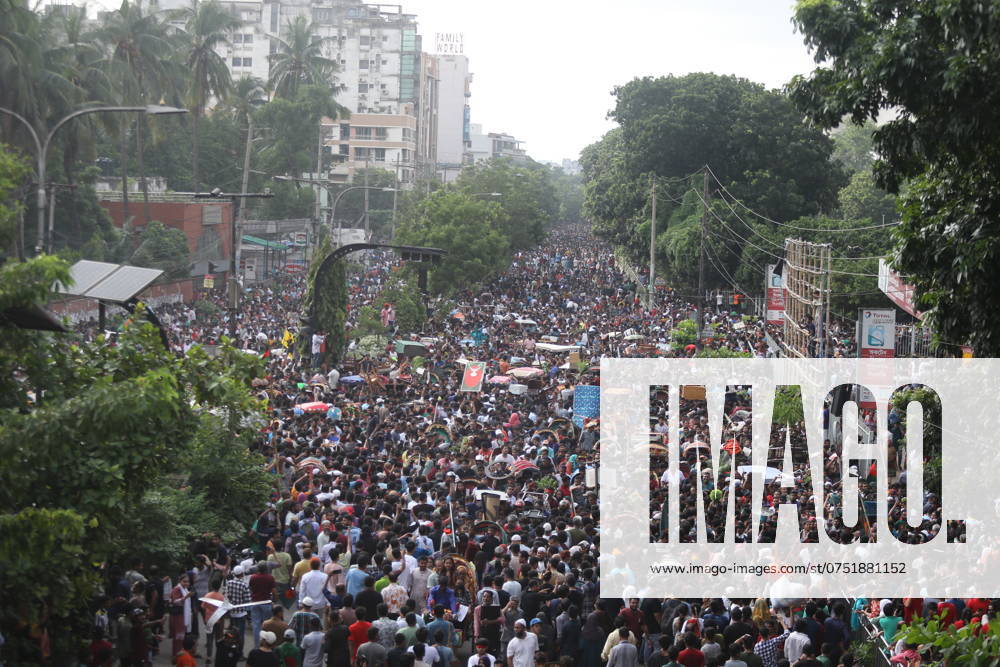 Anti-government protestors celebrate in Shahbag near Dhaka university area in Dhaka on August 5, 2024. Protests in Bangladesh that began as student-led demonstrations against government hiring rules in July culminated on August 5, in the prime minister fleeing and the military announcing it would form an interim government.People gather to celebrate the fall of Bangladesh Prime Minister Sheikh Hasina after an intense clash between police, pro-government forces, and anti-Quota protesters in Dhaka, Bangladesh. Dhaka Bangladesh - ZUMAr336 20240805_zip_r336_030