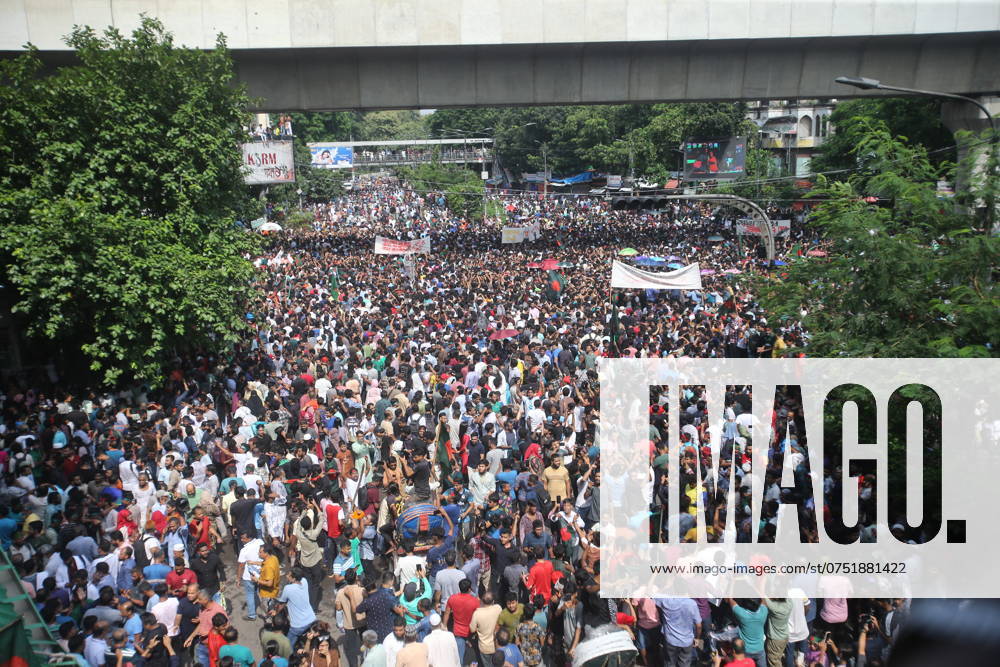 Anti-government protestors celebrate in Shahbag near Dhaka university area in Dhaka on August 5, 2024. Protests in Bangladesh that began as student-led demonstrations against government hiring rules in July culminated on August 5, in the prime minister fleeing and the military announcing it would form an interim government.People gather to celebrate the fall of Bangladesh Prime Minister Sheikh Hasina after an intense clash between police, pro-government forces, and anti-Quota protesters in Dhaka, Bangladesh. Dhaka Bangladesh - ZUMAr336 20240805_zip_r336_063