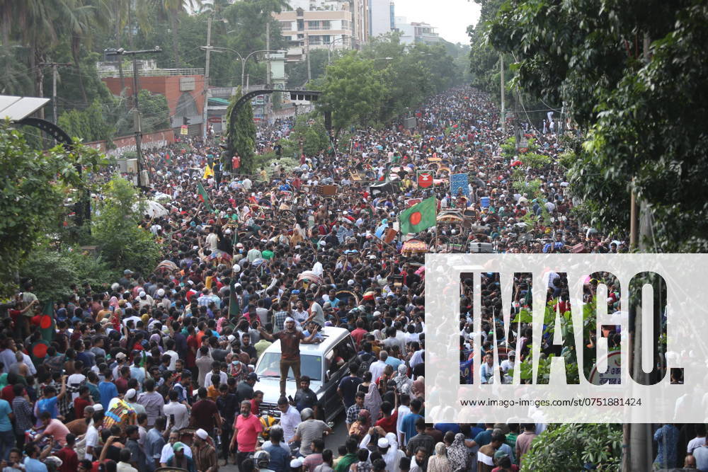 Anti-government protestors celebrate in Shahbag near Dhaka university area in Dhaka on August 5, 2024. Protests in Bangladesh that began as student-led demonstrations against government hiring rules in July culminated on August 5, in the prime minister fleeing and the military announcing it would form an interim government.People gather to celebrate the fall of Bangladesh Prime Minister Sheikh Hasina after an intense clash between police, pro-government forces, and anti-Quota protesters in Dhaka, Bangladesh. Dhaka Bangladesh - ZUMAr336 20240805_zip_r336_065