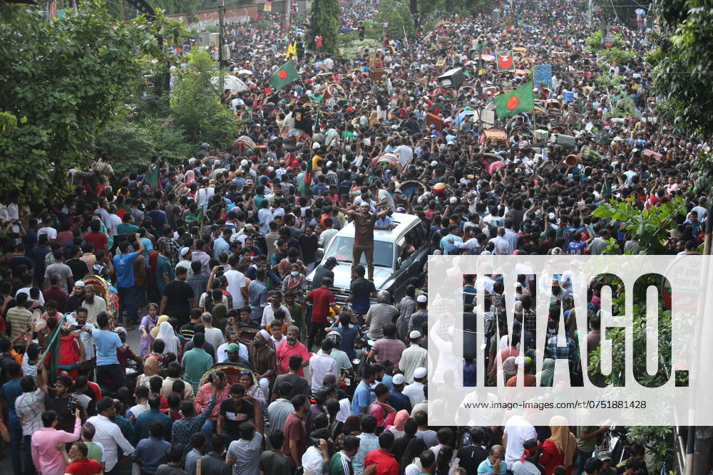 Anti-government protestors celebrate in Shahbag near Dhaka university area in Dhaka on August 5, 2024. Protests in Bangladesh that began as student-led demonstrations against government hiring rules in July culminated on August 5, in the prime minister fleeing and the military announcing it would form an interim government.People gather to celebrate the fall of Bangladesh Prime Minister Sheikh Hasina after an intense clash between police, pro-government forces, and anti-Quota protesters in Dhaka, Bangladesh. Dhaka Bangladesh - ZUMAr336 20240805_zip_r336_067