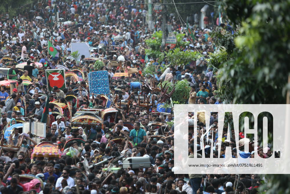 Anti-government protestors celebrate in Shahbag near Dhaka university area in Dhaka on August 5, 2024. Protests in Bangladesh that began as student-led demonstrations against government hiring rules in July culminated on August 5, in the prime minister fleeing and the military announcing it would form an interim government.People gather to celebrate the fall of Bangladesh Prime Minister Sheikh Hasina after an intense clash between police, pro-government forces, and anti-Quota protesters in Dhaka, Bangladesh. Dhaka Bangladesh - ZUMAr336 20240805_zip_r336_070