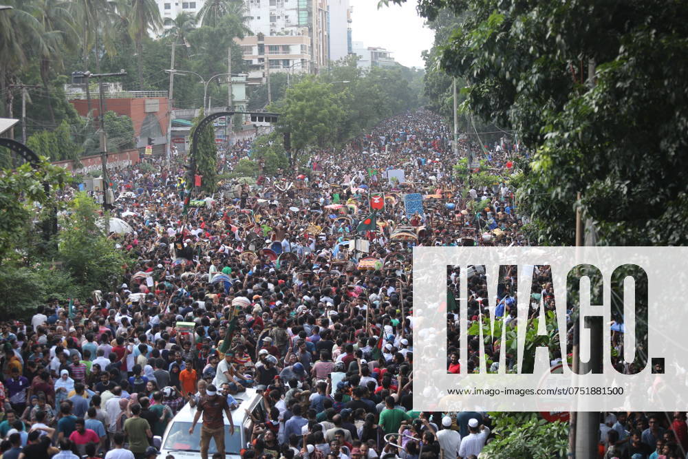 Anti-government protestors celebrate in Shahbag near Dhaka university area in Dhaka on August 5, 2024. Protests in Bangladesh that began as student-led demonstrations against government hiring rules in July culminated on August 5, in the prime minister fleeing and the military announcing it would form an interim government.People gather to celebrate the fall of Bangladesh Prime Minister Sheikh Hasina after an intense clash between police, pro-government forces, and anti-Quota protesters in Dhaka, Bangladesh. Dhaka Bangladesh - ZUMAr336 20240805_zip_r336_073