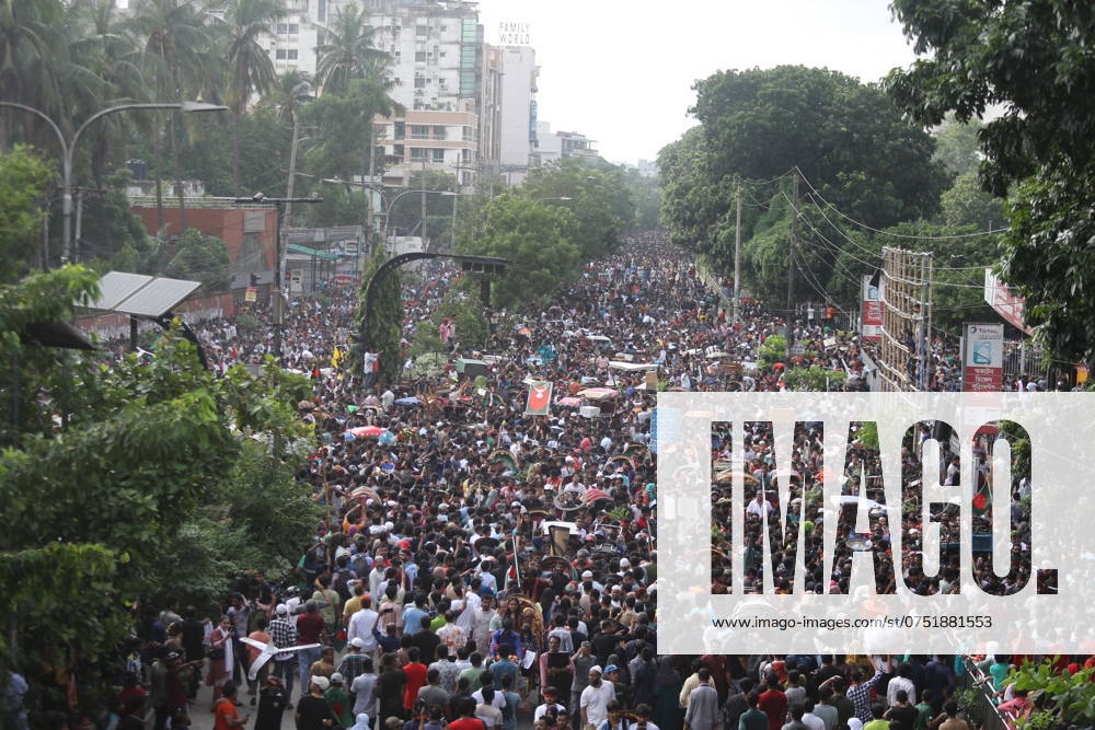 Anti-government protestors celebrate in Shahbag near Dhaka university area in Dhaka on August 5, 2024. Protests in Bangladesh that began as student-led demonstrations against government hiring rules in July culminated on August 5, in the prime minister fleeing and the military announcing it would form an interim government.People gather to celebrate the fall of Bangladesh Prime Minister Sheikh Hasina after an intense clash between police, pro-government forces, and anti-Quota protesters in Dhaka, Bangladesh. Dhaka Bangladesh - ZUMAr336 20240805_zip_r336_077
