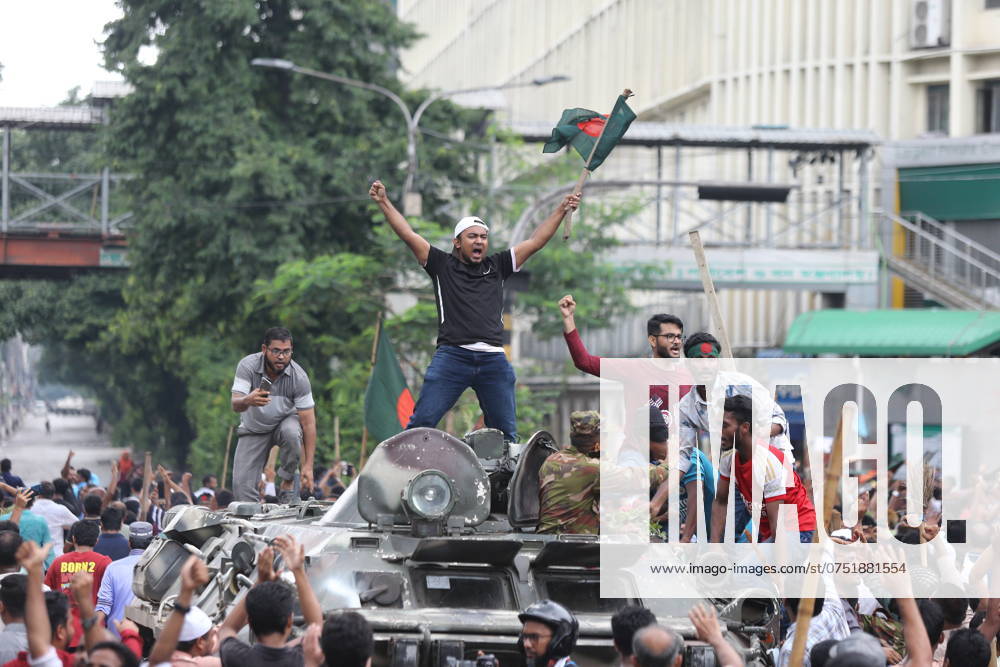 Anti-government protestors celebrate in Shahbag near Dhaka university area in Dhaka on August 5, 2024. Protests in Bangladesh that began as student-led demonstrations against government hiring rules in July culminated on August 5, in the prime minister fleeing and the military announcing it would form an interim government.People gather to celebrate the fall of Bangladesh Prime Minister Sheikh Hasina after an intense clash between police, pro-government forces, and anti-Quota protesters in Dhaka, Bangladesh. Dhaka Bangladesh - ZUMAr336 20240805_zip_r336_078
