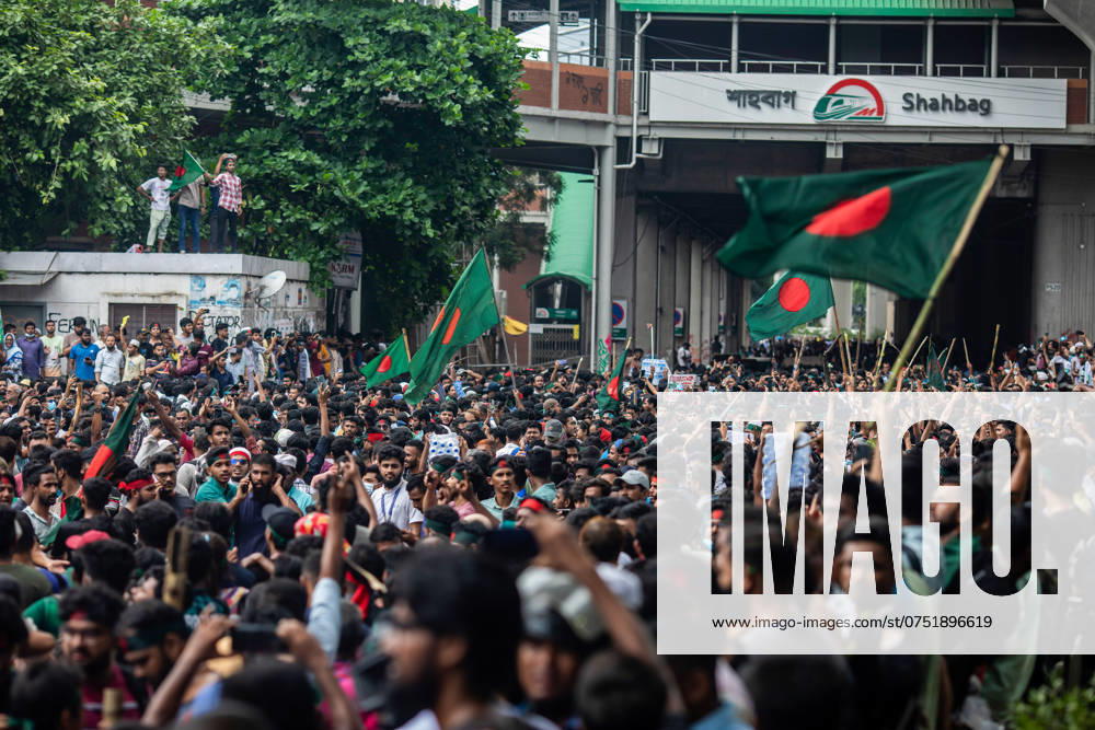 Dhaka celebrate the resignation of the Prime Minister - 05 Aug 2024 Anti-government protestors participate in the celebrations. Thousands of people are celebrating the resignation of Bangladeshi Prime Minister Sheikh Hasina. Protests in Bangladesh that began as student-led demonstrations against government hiring rules in July culminated on August 5, in the prime minister fleeing and the military announcing it would form an interim government. Dhaka Bangladesh