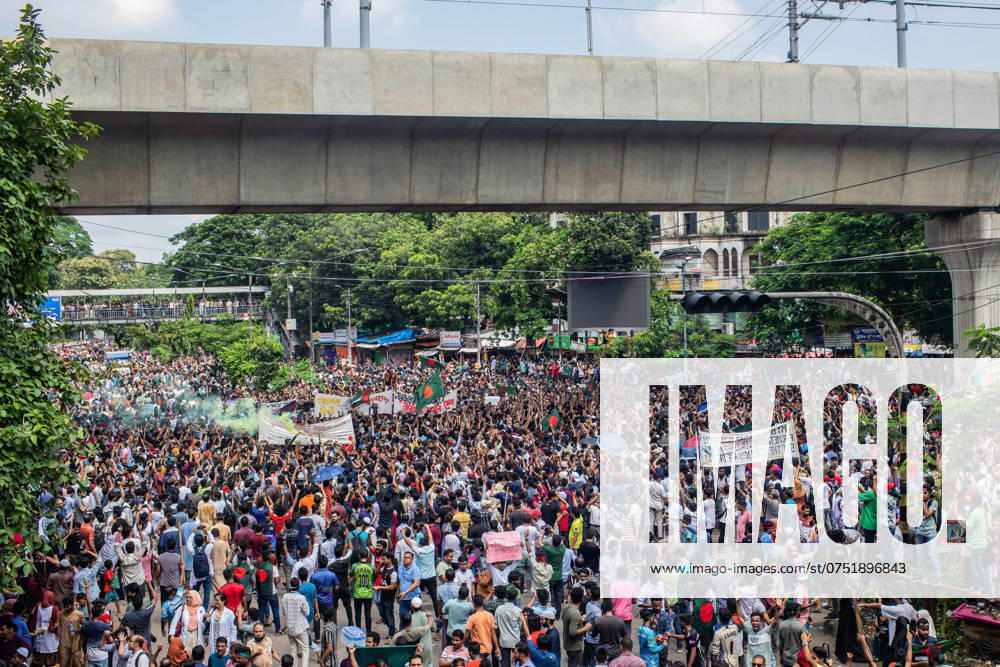 Anti-government protestors participate in the celebrations. Thousands of people are celebrating the resignation of Bangladeshi Prime Minister Sheikh Hasina..Protests in Bangladesh that began as student-led demonstrations against government hiring rules in July culminated on August 5, in the prime minister fleeing and the military announcing it would form an interim government. Dhaka Bangladesh - ZUMAs197 20240805_aaa_s197_072