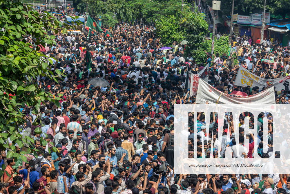 Anti-government protestors participate in the celebrations. Thousands of people are celebrating the resignation of Bangladeshi Prime Minister Sheikh Hasina..Protests in Bangladesh that began as student-led demonstrations against government hiring rules in July culminated on August 5, in the prime minister fleeing and the military announcing it would form an interim government. Dhaka Bangladesh - ZUMAs197 20240805_aaa_s197_074