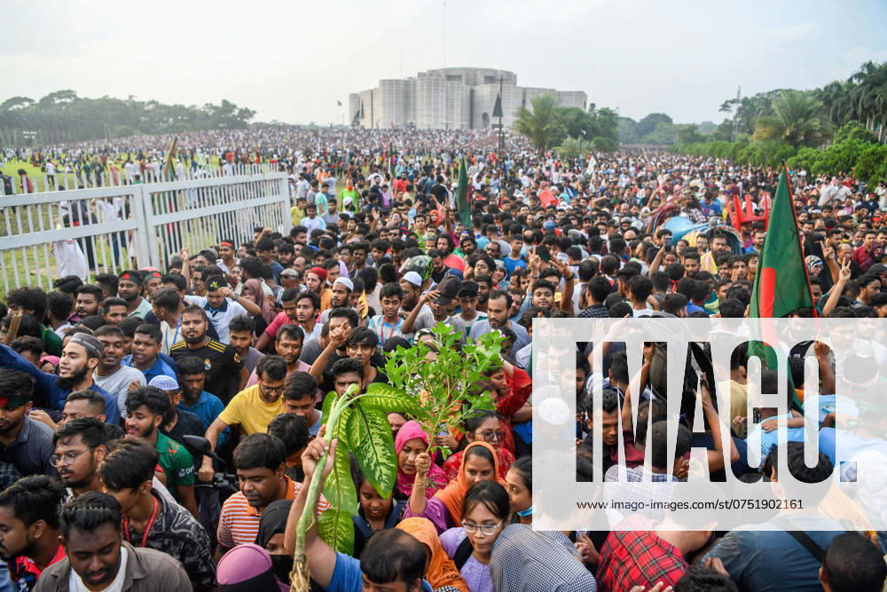 Anti-government protestors gather at the parliament house during the celebrations. Thousands of People celebrate the resignation of Bangladeshi Prime Minister Sheikh Hasina. Protests in Bangladesh that began as student-led demonstrations against government hiring rules in July culminated on August 5, in the Prime Minister fleeing and the military announcing it would form an interim government. Dhaka Bangladesh - ZUMAs197 20240805_aaa_s197_097