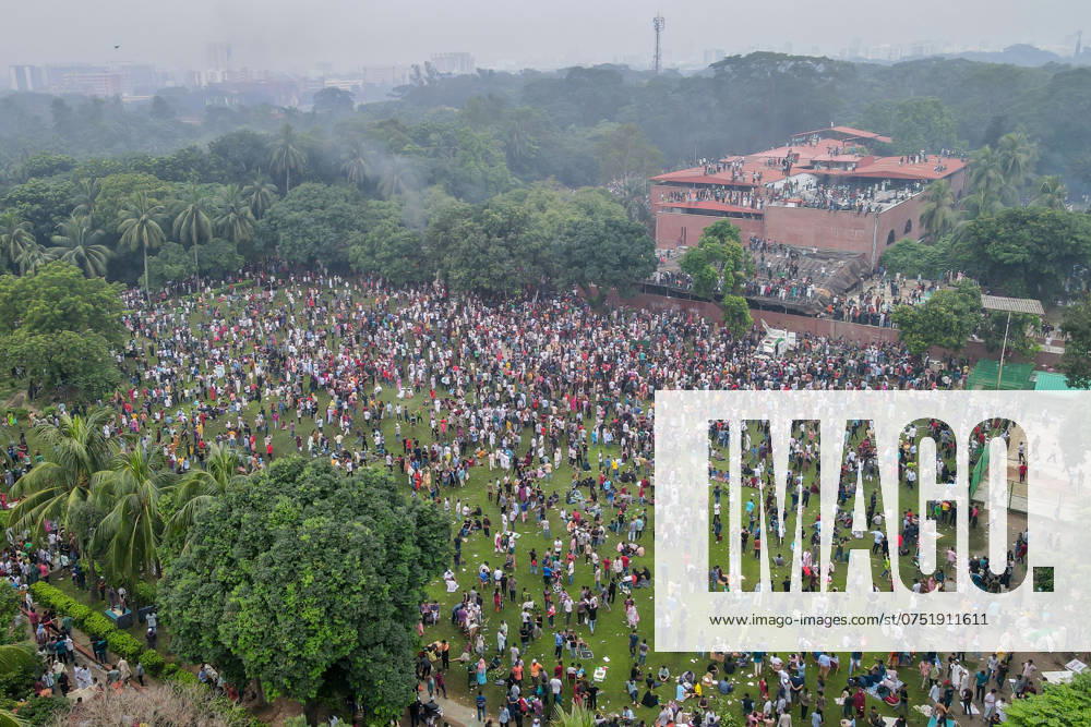 Thousands of People celebrate in Dhaka - 05 Aug 2024 (EDITORS NOTE: Image taken with drone) Bangladeshi people are seen celebrating at the country s Prime Minister Sheikh Hasina s residence during the celebrations. Thousands of people are celebrating the resignation of Bangladeshi Prime Minister Sheikh Hasina. Protests in Bangladesh that began as student-led demonstrations against government hiring rules in July culminated on August 5, with the Prime Minister fleeing and the military announcing it would form an interim government. Dhaka Bangladesh