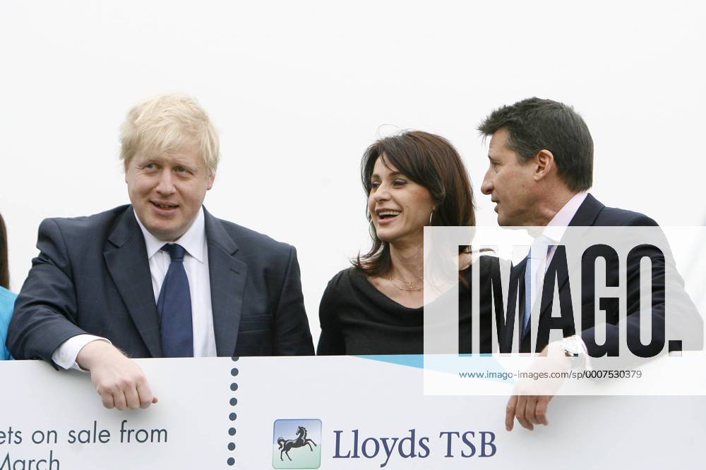 Olympics - Ticket sales launch Famous past and present Olympians help launch the sale of Olympic Tickets which went on sale form midnight on the 15th March 2011. 6.6 million tickets will be on sale to the public for 26 sports at 34 competition venues pictured: Mayor Boris Johnson (London, L), LOCOG President Sebastian Coe (GBR), Nadia Comaneci (Romania) - o0 Ticketing Verkauf Ticket Karten Eintrittskarten
