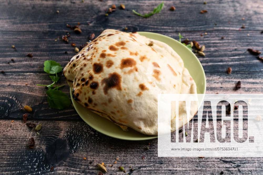 IMAGO Creative, Food, Brot, Naan Famous and tasted cheese naan, Indian food : Tasted and hot cheese naan, Indian food : Tasted and hot cheese naan, 19.02.2024,