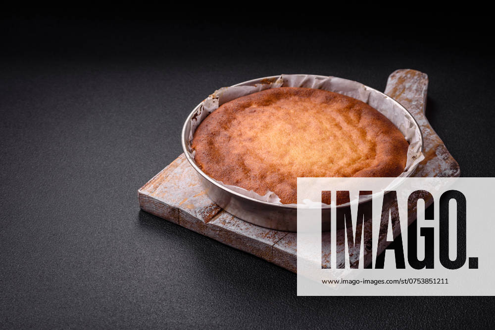 Delicious homemade round baked mince pie or tart Delicious homemade round baked mince pie or tart on textured concrete background