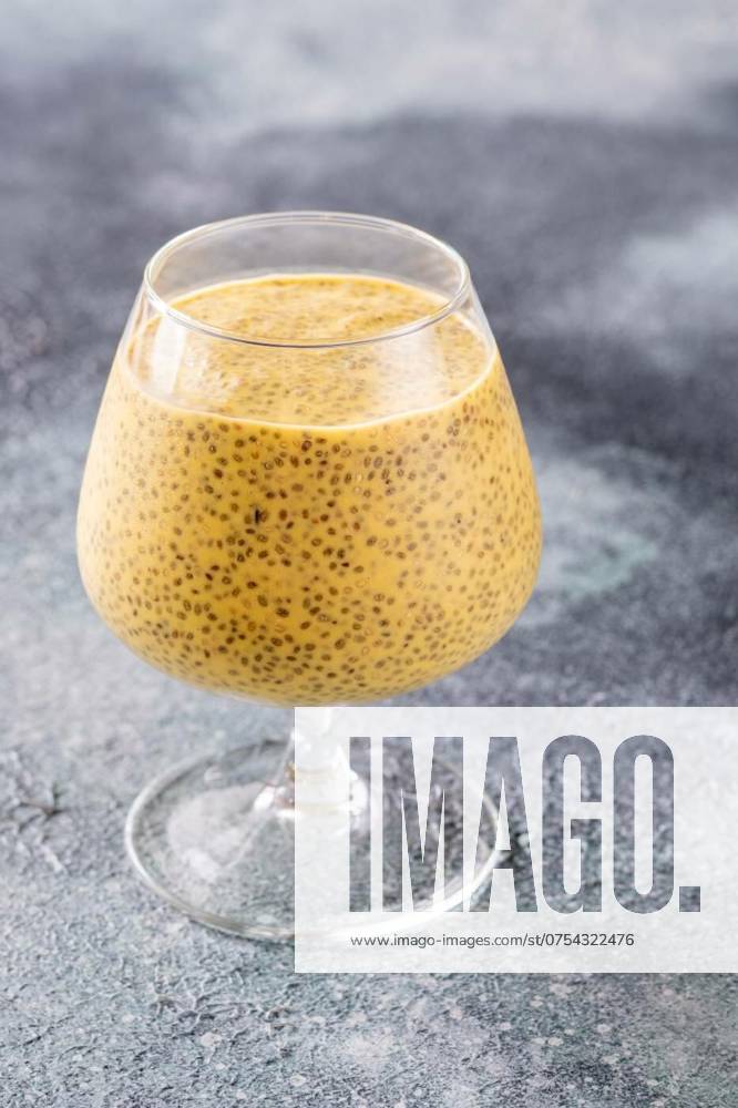 Mango chia pudding, Chia pudding with mango pulp and almond milk, Chia pudding with mango pulp and almond milk, 22.05.2024,