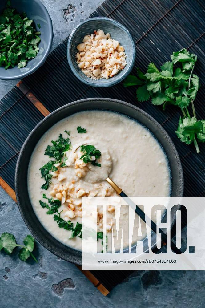 Spicy and creamy cauliflower and coconut soup with cilantro and macadamia nuts, Spicy and creamy cauliflower and coconut soup with cilantro and macadamia nuts, Spicy and creamy cauliflower and coconut soup with cilantro and macadamia nuts, 09.06.2024,